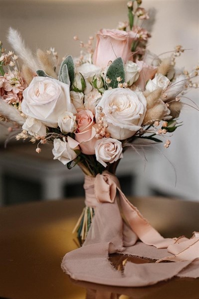 Букет невесты из роз с сухоцветами - фото 5378
