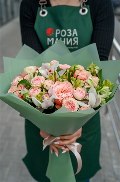 Букет с пионовидными розами и орхидеями - фото 7122
