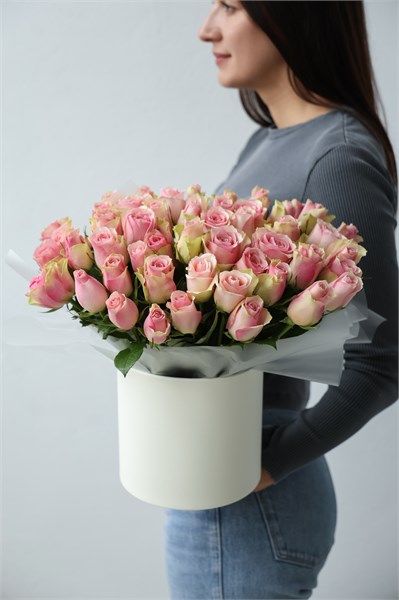 51 роза в шляпной коробке 3 2476