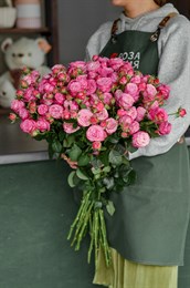 25 розовых пионовидных Кустовых Роз под ленту