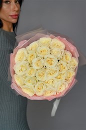Букет М из белых роз