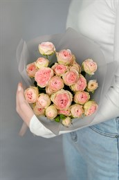 5 кустовых роз Грандмас Файнес Кэти -