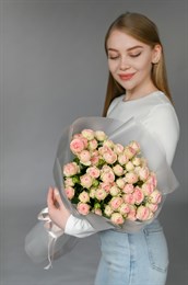 15 кустовых роз Грандмас Файнес Кэти -