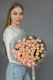 21 кустовая роза Грандмас Файнес Кэти -