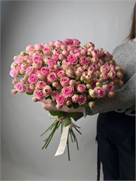 Букет из 21 кустовой розы 2342