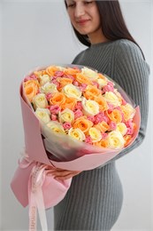 Букет из кустовых и одноголовых роз Персик 2433