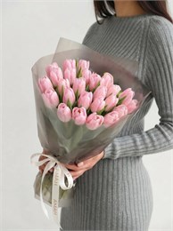 21 розовый тюльпан 2443