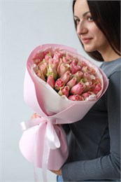 31 роза Кения розовая 2470