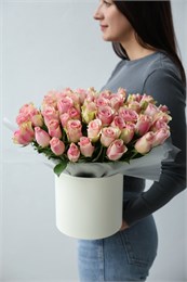 51 роза в шляпной коробке 3 2476