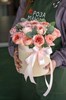 Шляпная коробка с нежно-розовыми розами - фото 6450