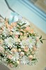 Композиция в шляпной коробке c кустовыми хризантемами и розами - фото 7052