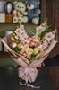 Букет с гладиолусами, розами и эустомами - фото 7072