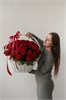 Корзина М с красными розами 2403