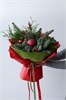 Новогодний букет с нобилисом и красными шарами 2419
