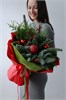 Новогодний букет с нобилисом и красными шарами 2419