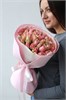 31 роза Кения розовая 2470