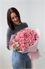 21 кустовая роза с эвкалиптом розовые 2486