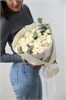 11 кустовых роз с эвкалиптом кремовые 2488
