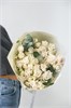 11 кустовых роз с эвкалиптом кремовые 2488