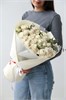 21 кустовая роза с эвкалиптом кремовые 2489