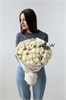 21 кустовая роза с эвкалиптом кремовые 2489
